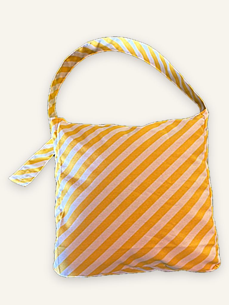 Bai Mai — handgenähte Schultertasche, Baumwolle mit diagonalen Streifen in Gelb, Rosa und Weiss — Ansicht 3