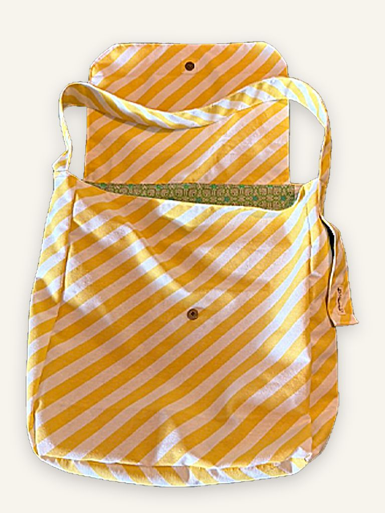 Bai Mai — handgenähte Schultertasche, Baumwolle mit diagonalen Streifen in Gelb, Rosa und Weiss — Ansicht 7