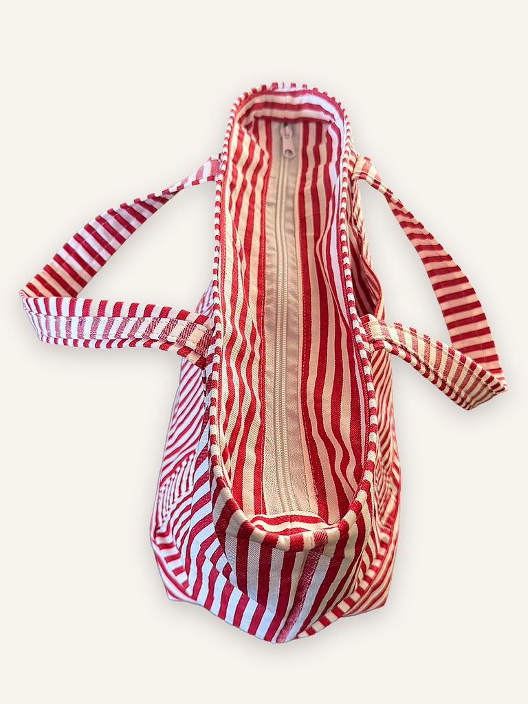 Fai — handgenähte Handtasche, Baumwolle, rot-weiss gestreift, Unikat von Wanphen Biasio, Lausen BL — Ansicht 6