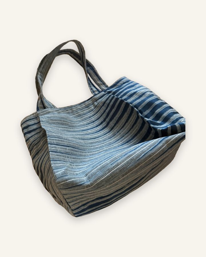 Mae Nam – handgenähte Tasche von LAMAI HANDMADE