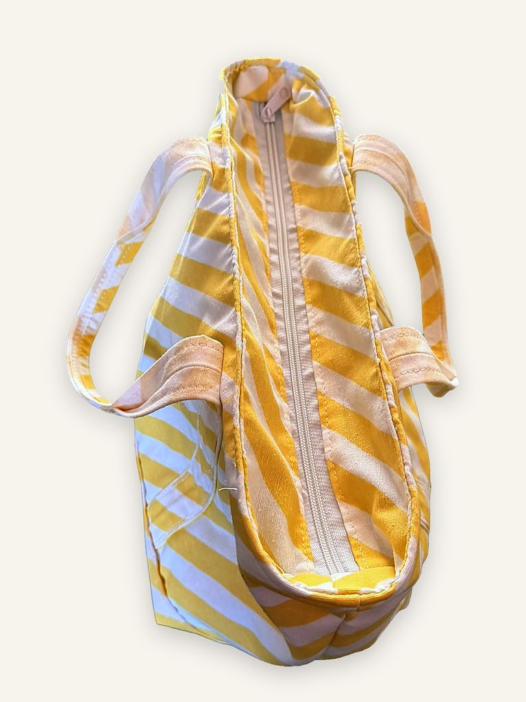 Thong — handgenähte Handtasche, Baumwolle mit diagonalen Streifen in Gelb und Weiss — Ansicht 3